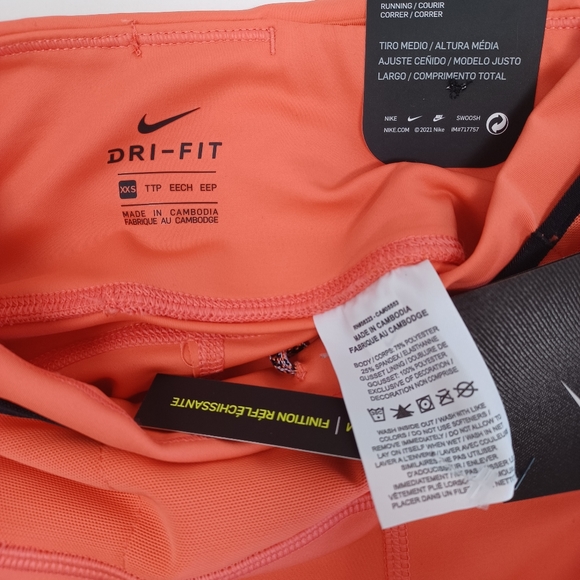 Nike Epic Luxe Trail Running Leggings - Picture 4 of 10